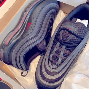 NIKE AIRMAX 97s